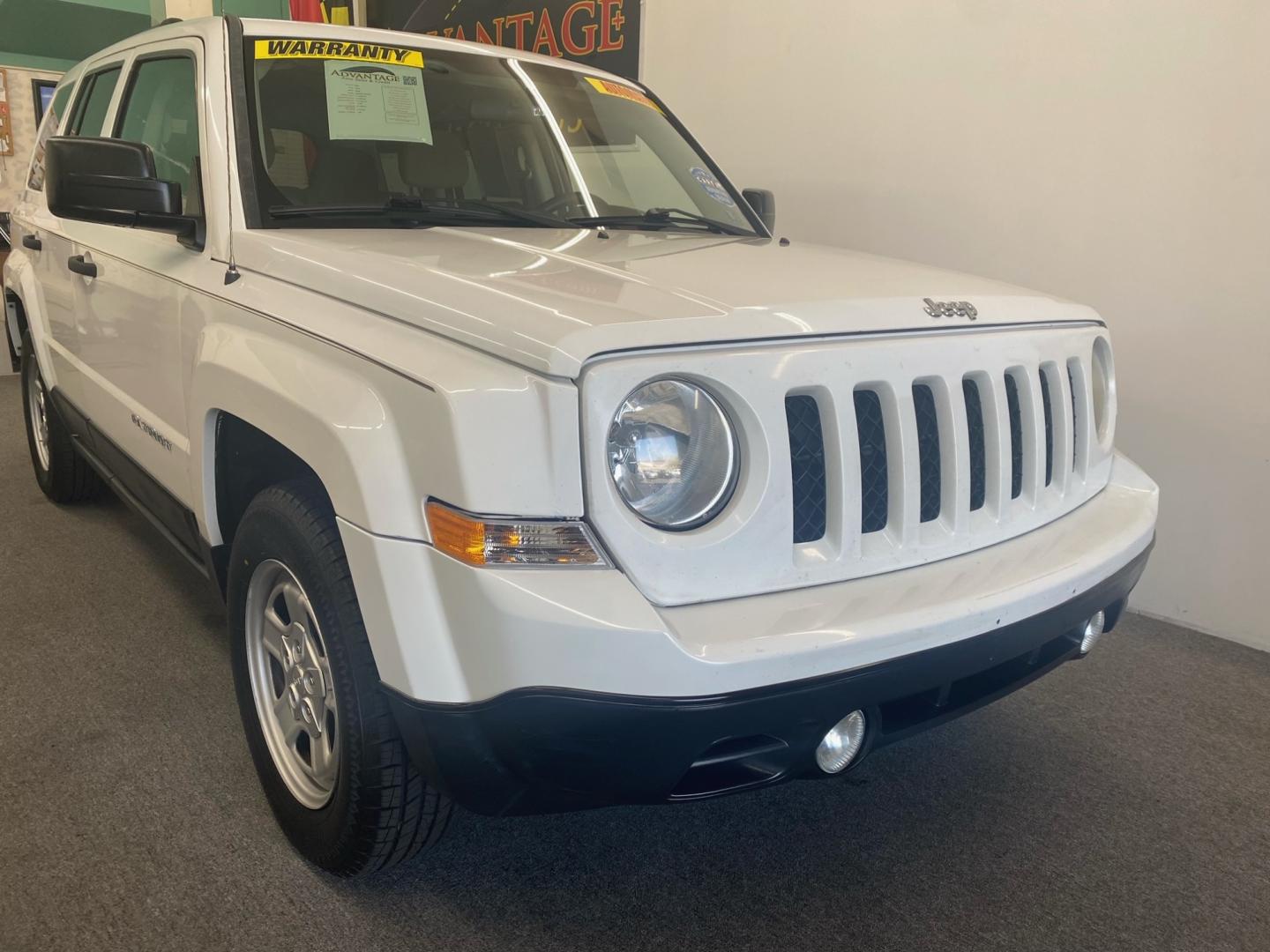 2012 WHITE /Tan Jeep Patriot Sport 2WD (1C4NJPBA6CD) with an 2.0L L4 DOHC 16V engine, located at 533 S West End Blvd., Quakertown, PA, 18951, (877) 257-4995, 40.343994, -75.303604 - Photo#2